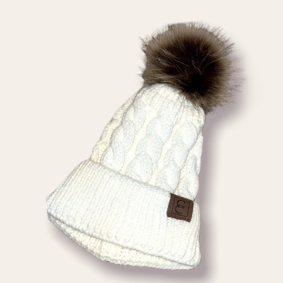 Chunky White Knit Pom Pom Beanie Winter Cozy Core - New - Picture 1 of 2